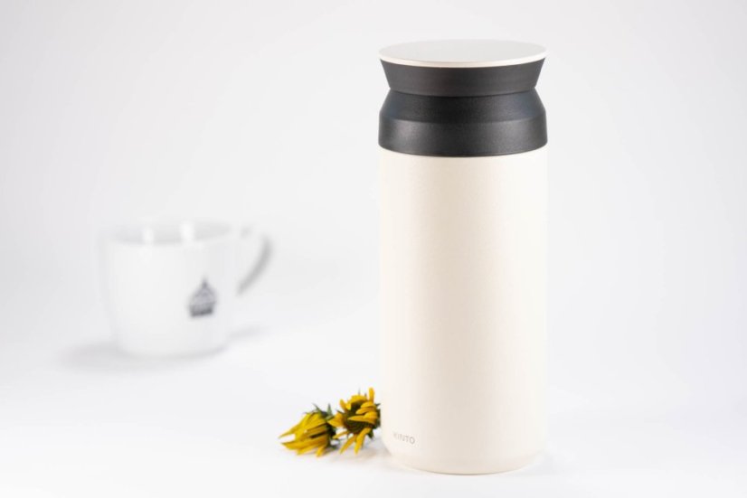 Kinto Travel Tumbler White 350 ml bílá