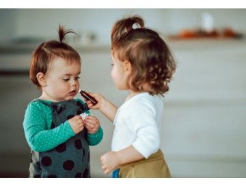 Ätherische Öle und Kinder: Leitfaden für sichere Anwendung für Eltern