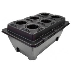 Oxypot V6 hydroponický systém z černého plastu s šesti kruhovými otvory pro pěstování rostlin, nádrž 70L s víkem na bílém pozadí