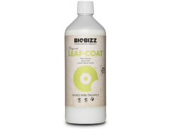 BioBizz Leaf-Coat 1l - bílá plastová lahev s organickým postřikem na listy, béžový štítek se zeleným logem a bílým uzávěrem pro ochranu rostlin