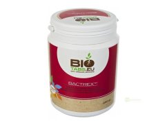 Bílý plastový kelímek s červeným štítkem obsahující prášek Biotabs Bactrex 250g pro ochranu sazenic a říz před patogeny s organickými bakteriemi