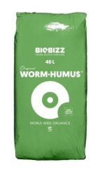 Zelený plastový pytel BioBizz Worm-Humus o objemu 40 litrů s bílým logem a nápisem, půdní doplněk pro zahrádkáře a pěstitele