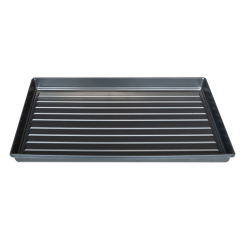 Černá plastová Fertraso Propagator spodní část o rozměrech 51x31x4cm s žebrovaným dnem pro odtok vody, ideální pro pěstování microgreens