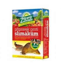 Červeno-modrá krabička přípravku proti slimákům Zdravá zahrada 200g s obrázky slimáků a zeleninou na bílém pozadí