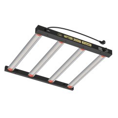 Černé LED osvětlení SunPro HITTER 300W s čtyřmi podlouhlými světelnými panely v hliníkovém rámu s oranžovými konektory a připojovacím kabelem