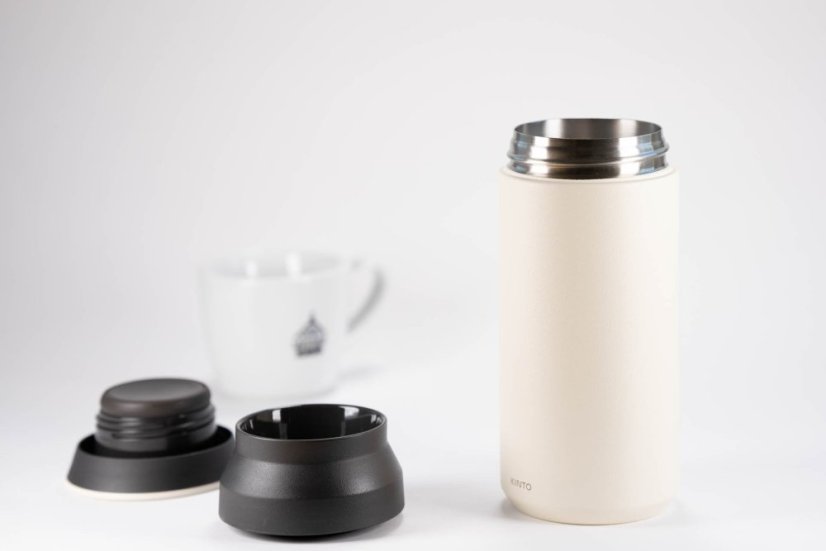 Kinto Travel Tumbler White 350 ml bílá