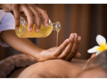 Relaxačné masáže: Najlepšie esenciálne oleje pre dokonalý oddych