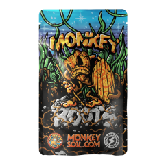Monkey Roots 1kg organický kořenový stimulátor v barevném obalu s ilustrací opice a kořenů mezi zelenými rostlinami na modrém pozadí