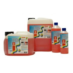 AH Dutch Formula Bloom hydroponic fertilizer v různých velikostech balení - oranžové plastové láhve a kanystry s modrými uzávěry na bílém pozadí