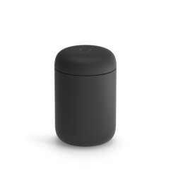 Fellow Carter Everywhere Mug Black 355 ml crni termo šalica s elegantnim minimalistički dizajnom i mat crnom površinom na bijeloj pozadini Fellow Carter Everywhere Mug Black 355 ml crni termo šalica s elegantnim minimalistički dizajnom i mat crnom površinom na bijeloj pozadini