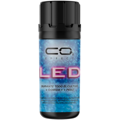 CO2 Effect LED biostimulant v modré 120ml lahvičce s černým rozprašovačem, obsahuje extrakt z mořských řas pro stimulaci růstu rostlin