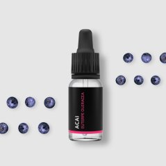 Черно стъклено шишенце с капкомер, съдържащо БИО Acai berry етерично масло, заобиколено от лилави ягоди акай върху бял фон Черно стъклено шишенце с капкомер, съдържащо БИО Acai berry етерично масло, заобиколено от лилави ягоди акай върху бял фон