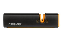 Affilacoltelli, forbici e accette Fiskars Xsharp in nero con accenti arancioni, design compatto con scanalatura a V per affilatura