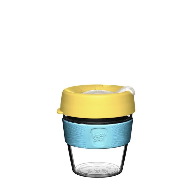 KeepCup Original Clear Sunlight S 227 ml - transparentní skleněný hrnek se žlutým víčkem a světle modrým silikonovým páskem na čirém pozadí