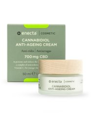 Enecta Krém proti stárnutí CBD 700 mg v zelené krabičce se světle zeleným víčkem a bílý kosmetický kelímek s dřevěným víčkem na bílém pozadí Enecta Krém proti stárnutí CBD 700 mg v zelené krabičce se světle zeleným víčkem a bílý kosmetický kelímek s dřevěným víčkem na bílém pozadí