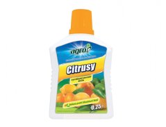 Bílá plastová lahvička s oranžovým uzávěrem obsahující tekuté hnojivo Citrusy Agro 250ml s modro-žluto-zeleným štítkem zobrazujícím citrony