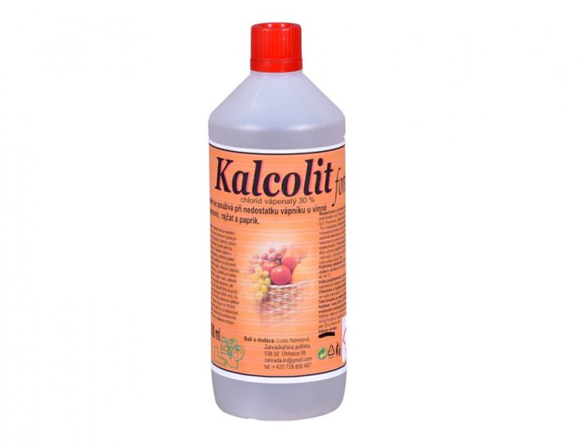 Hnojivo KALCOLIT FORTE 1000ml v plastové lahvi s červeným uzávěrem, oranžový štítek s obrázkem červených rajčat, tekuté vápenaté hnojivo