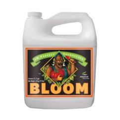 Advanced Nutrients pH Perfect Bloom 4L plastový kanystr s oranžovo-černým designem, květový stimulátor s automatickým pH pro pěstování