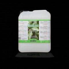 Bílý plastový kanystr Leaf Coat 5L od BioBizz s zeleným štítkem, organický posilovač rostlin proti odpařování v praktickém obalu