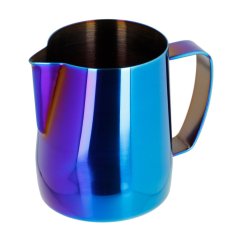 Regenbogene Edelstahl-Milchkanne Barista Space Blue Rainbow 350ml mit Blau- und Violettverlauf und elegantem Griff