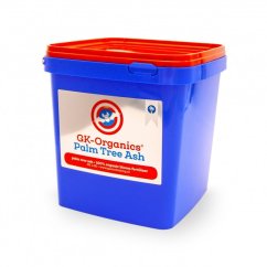 Modrý plastový kbelík s oranžovým víkem obsahující Palm Tree Ash 1kg - organické hnojivo z palmového popela od GK-Organics pro květy