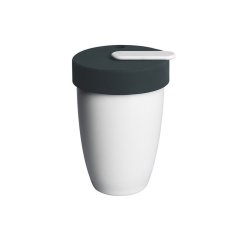 Loveramics Nomad White 250 ml Thermobecher mit dunkelgrauem Deckel und weißem Porzellangehäuse auf weißem Hintergrund