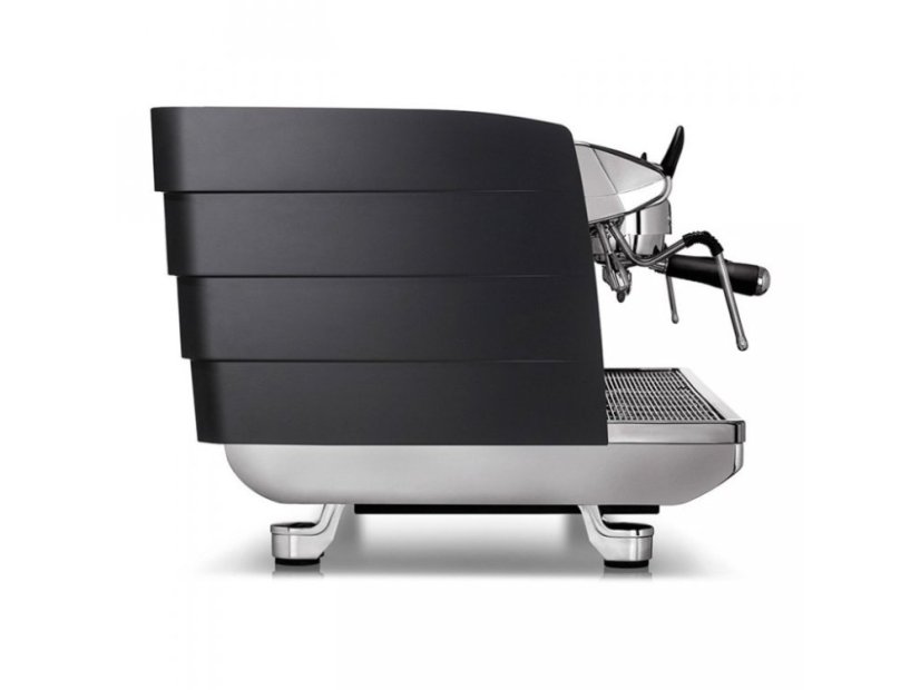 Tmavý kávovar Victoria Arduino White Eagle v černém provedení s jednou pákou a kompaktním designem pro profesionální použití