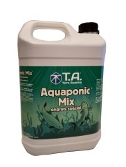 Bílý plastový kanystr T.A. Aquaponic Mix 5l s černým uzávěrem, zelený štítek s logem Terra Aquatica a obrázkem ryb, organické hnojivo