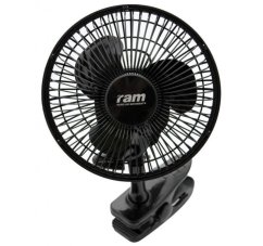 Ventilatore a clip nero RAM diametro 15cm con copertura in plastica, testa regolabile e robusta pinza di fissaggio, due velocità Ventilatore a clip nero RAM diametro 15cm con copertura in plastica, testa regolabile e robusta pinza di fissaggio, due velocità