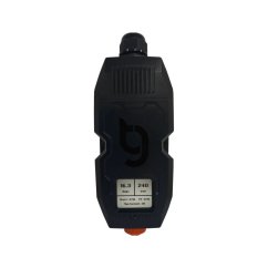 Černý plastový Trolmaster Smart Junction Box s digitálním displejem zobrazujícím 16.3 Amps a 240 Volt, určený pro jištění světel