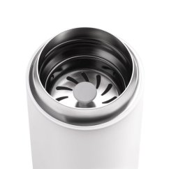 Detaliu interior termos alb Fellow Carter Move Mug cu filtru din inox și etanșare neagră, prezentând prelucrare de calitate