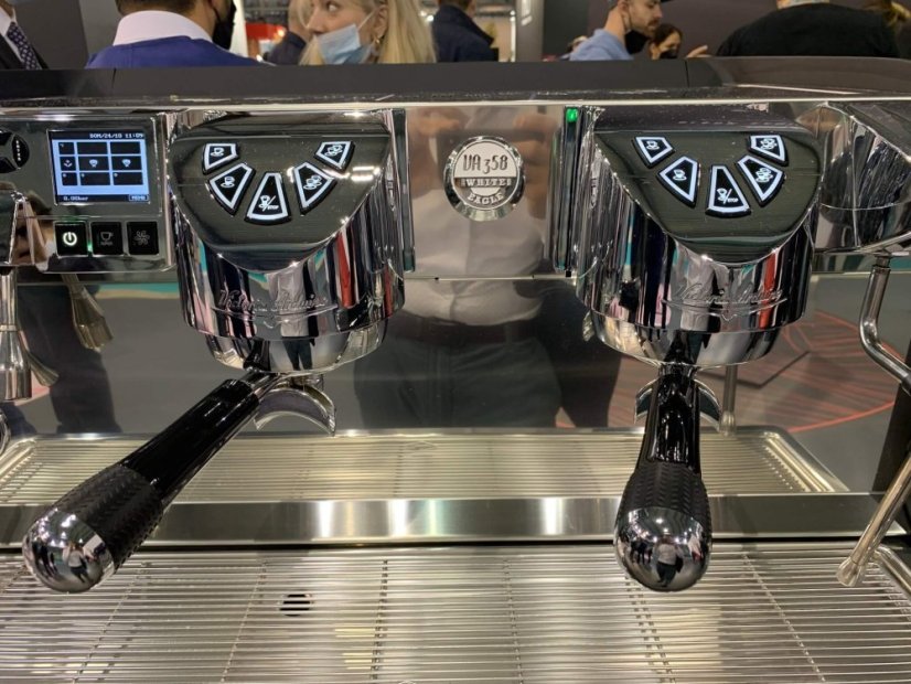 Ovládací panel kávovaru Victoria Arduino s LCD displejem, tlačítky pro různé funkce a digitálním rozhraním pro nastavení parametrů