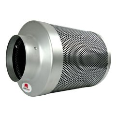 Rhino Filter PRO 240m3/h průmyslový uhlíkový filtr se stříbrným kovovým tělem a černou perforovanou vnější mřížkou pro větrání Rhino Filter PRO 240m3/h průmyslový uhlíkový filtr se stříbrným kovovým tělem a černou perforovanou vnější mřížkou pro větrání
