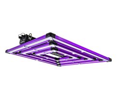 Lumatek ATS 300W PRO 2,7 LED pěstební osvětlení s fialovým světlem, obdélníkový rám z černého kovu s několika LED panely uspořádanými do čtvercového vzoru