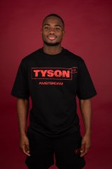 Tyson 2,0 Tričko černé vel. XL - černé bavlněné tričko s červeným nápisem TYSON AMSTERDAM na hrudi, krátké rukávy, unisex střih