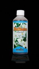 Bio Heaven 500ml od BioBizz - hnědá plastová láhev s bílým uzávěrem, modro-bílým štítkem s obrázky zelených listů na černém pozadí Bio Heaven 500ml od BioBizz - hnědá plastová láhev s bílým uzávěrem, modro-bílým štítkem s obrázky zelených listů na černém pozadí